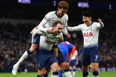 Laba Tottenham Bukukan...