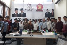 Gerindra Himpun Masukan...
