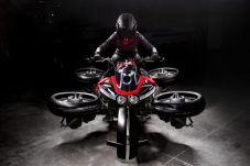 Kencang di Aspal, Motor...