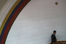 UE Kecam Keputusan Venezuela...