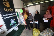 6.000 Warga Serentak...