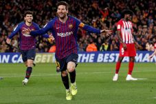 Barcelona Dekati Tangga...