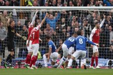 Everton Hentikan Catatan...