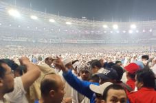Penuhi Stadion Gelora...