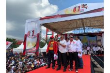 Ribuan Orang Antusias...