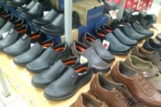 Produksi Industri Alas...
