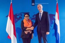 Temui Menlu Belanda,...