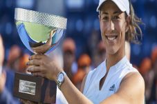 Azarenka Cedera Lengan,...