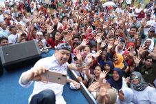 Nge-Vlog Bareng HT,...