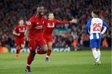 Keita dan Firmino Berbagi...