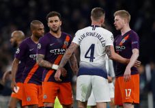 Takluk dari Spurs, Manchester...