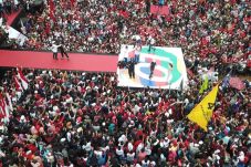 Ribuan Warga Lampung...