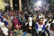 Ratusan Emak-emak Antusias...