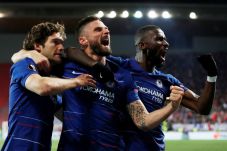 Chelsea Diuntungkan...
