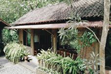Rumah Pajangan, Nikmati...