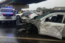 Empat Mobil Terlibat...