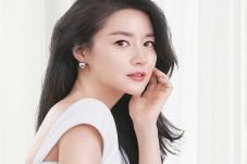 Lee Young Ae Ditawari...