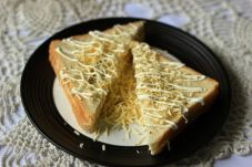 Penikmat Roti saat Sarapan...