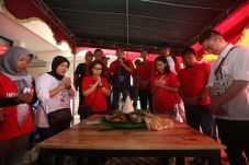 Jelang Pemilu, Masyarakat...