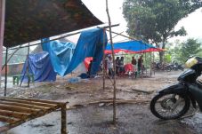 Hujan Disertai Angin...