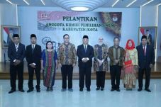 Ditegur DKPP, Mantan...