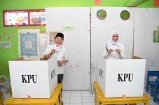 Nyoblos di Lumbung PPP,...