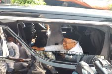 Datang Bersama Istri,...