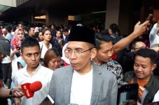 Kubu Prabowo Klaim Ada...