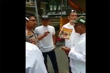 Pakai Pin Garuda, Tujuh...