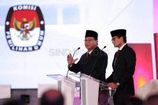 Prabowo-Sandi Unggul...