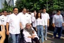 Nyoblos Pakai Kemeja...