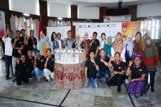 Emak-emak Semangat Ikuti...