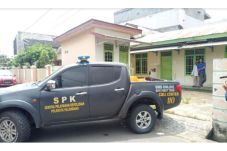 Ibu dan Putrinya Berusia...