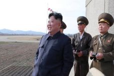 Kim Jong-un Pimpin Uji...