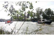 Terpeleset, Siswa SMA...