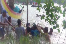 6 Jam Tenggelam, Siswa...
