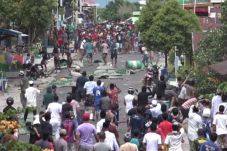 Tersinggung Ucapan Caleg,...