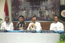 Pesan Damai Uskup Agung...
