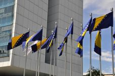 Bosnia Pulangkan Seorang...