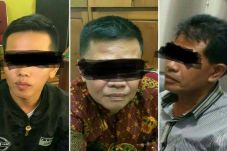 Pembakar Kotak Suara...