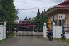 Pasca-Pengunduran Diri,...