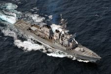 Kapal Perang AS USS...