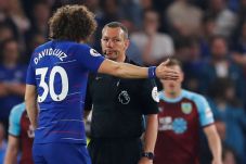 David Luiz Tuding Burnley...