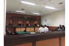 Majelis Hakim Minta...