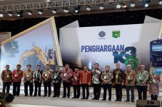 Bandara Sam Ratulangi...