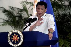 Duterte Ancam Deklrasikan...