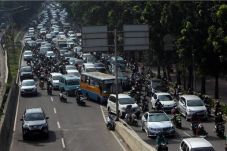 Denda Merokok Saat Berkendara...
