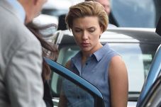 Scarlett Johannson Tak...