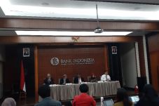 Bank Indonesia Tahan...