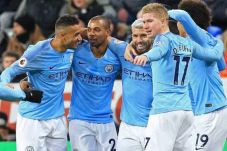 Man City Berjuang Hentikan...